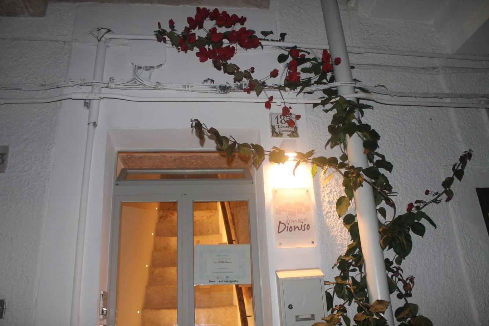 Bed and Breakfast Dimora Dioniso Полиньяно-а-Маре Экстерьер фото