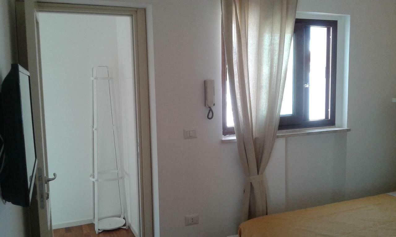 Bed and Breakfast Dimora Dioniso Полиньяно-а-Маре Экстерьер фото